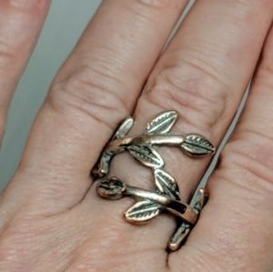 Vintage Leafy Vine Ring, Size 6